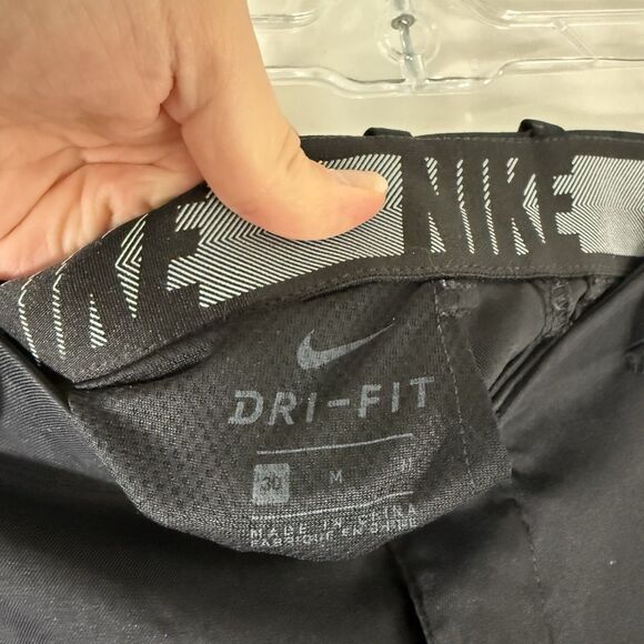 Nike Chino Shorts Men's 30 Solid Black Golf Button Zip Pockets Grip Waist - Picture 5 of 9